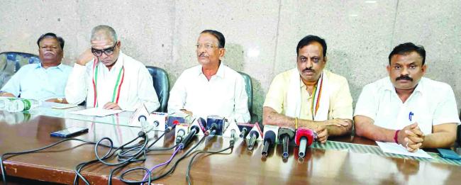 ಪಂಚ ಗ್ಯಾರಂಟಿ ಯೋಜನೆಗಳಲ್ಲಿನ ಎಲ್ಲ ಸಮಸ್ಯೆಗಳಿಗೆ ಶೀಘ್ರದಲ್ಲೇ ಪರಿಹಾರ -ಉಪಾಧ್ಯಕ್ಷ ಎಸ್‌.ಆರ್‌.ಪಾಟೀಲ