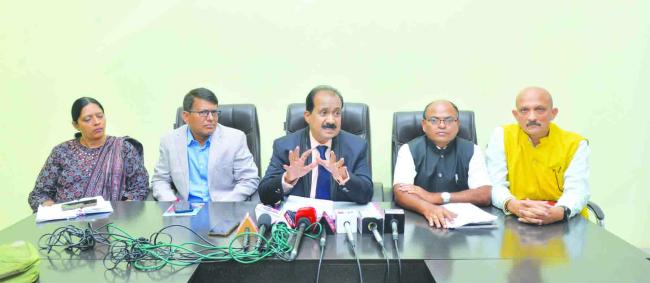 ಸುದ್ದಿಗೋಷ್ಠಿಯಲ್ಲಿ ರಾಜ್ಯ ಆಹಾರ ಆಯೋಗದ ಅಧ್ಯಕ್ಷ ಡಾ.ಹೆಚ್‌.ಕೃಷ್ಣ ಮಾಹಿತಿ 10 ನ್ಯಾಯಬೆಲೆ ಅಂಗಡಿಗಳ ಪರವಾನಿಗೆ ರದ್ದು