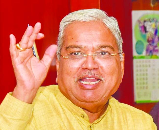 ಕಾಂಗ್ರೆಸ್ಸಿಗರು ಪ್ರಾಣಿಯನ್ನು ತಿನ್ನಲು ರಣಹದ್ದುಗಳು ಕಚ್ಚಾಡಿದಂತೆ ಕಚ್ಚಾಡುತ್ತಿದ್ದಾರೆ: ಗೋವಿಂದ ಕಾರಜೋಳ 