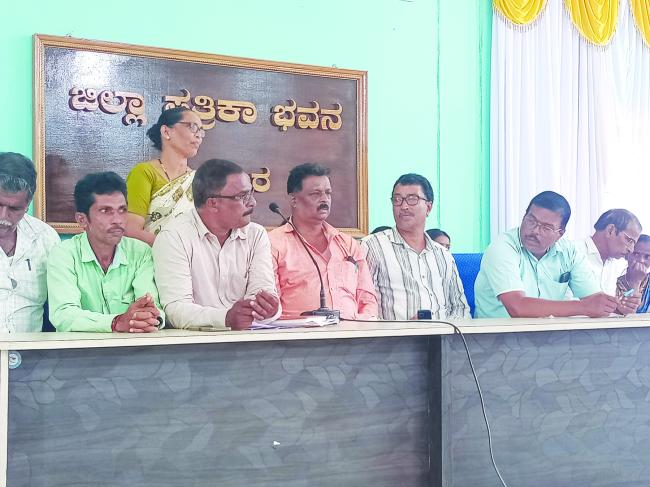 ಪ್ರಧಾನಮಂತ್ರಿ ಅವಾಸ್ ಯೋಜನೆ ಶರತ್ತು  ಸರಳೀಕರಣ ಮಾಡಲು ಆಗ್ರಹ 