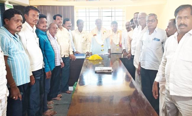 ಪಿಕೆಪಿಎಸ್ ಅಧ್ಯಕ್ಷರಾಗಿ ಬಸನಗೌಡ, ಉಪಾಧ್ಯಕ್ಷರಾಗಿ ದಾವಲಸಾ ಅವಿರೋಧ ಆಯ್ಕೆ  