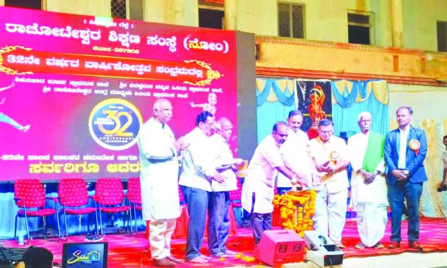 ಮಕ್ಕಳಲ್ಲಿ ಪುಸ್ತಕ ಓದುವ ಸಂಸ್ಕೃತಿಯನ್ನು ಬೆಳೆಸಲು ಡಾ.ಚಂದ್ರಶೇಖರ ಕಾಳನವರ ಮನವಿ