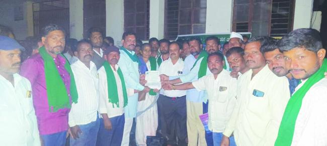 ತೋಟದ ಮನೆಗಳಿಗೆ ವಿದ್ಯುತ್ ನೀಡಲು ರೈತ ಸಂಘ ಆಗ್ರಹ