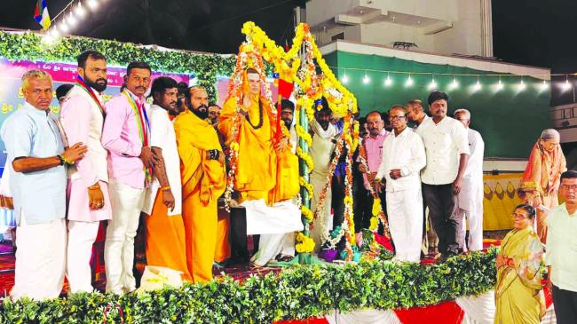 ಭಾರತದಲ್ಲಿ ಹಲವಾರು ಧರ್ಮಗಳು ಹುಟ್ಟಿವೆ ಹಾಗೂ ನಶಿಸಿವೆ -ಸ್ವಾಮೀಜಿ 