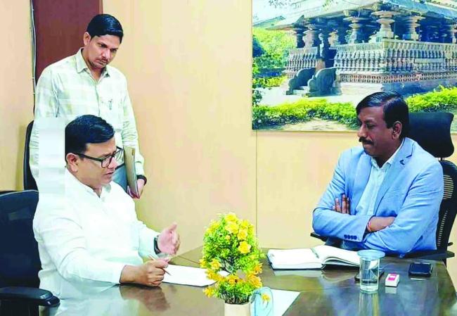 ಗ್ರಾಮಗಳ ಹಕ್ಕುಪತ್ರಗಳಿಗೆ ಅನುಮೋದನೆ ನೀಡಲು ಜಿಲ್ಲಾಧಿಕಾರಿಗೆ ಶಾಸಕರಿಂದ ಸೂಚನೆ 