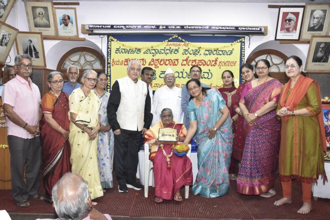 ತಾಯಿ ಬದುಕಿನ ಜೀವನಾಡಿ  ಅವಳದು ಯಾವುದೇ ದುರಾಸೆಯಿಲ್ಲದ ಪ್ರೀತಿ. ತಾಯಿಯ ಪ್ರೀತಿ- ಮಮತೆಗೆ ಬೆಲೆ ಕಟ್ಟಲು ಸಾಧ್ಯವಿಲ್ಲ ಎಂದು ಕವಿ. ಕಲಾವಿದಡಾ. ದಿವಾಕರ ಹೆಗಡೆ ಅಭಿಪ್ರಾಯಪಟ್ಟರು  