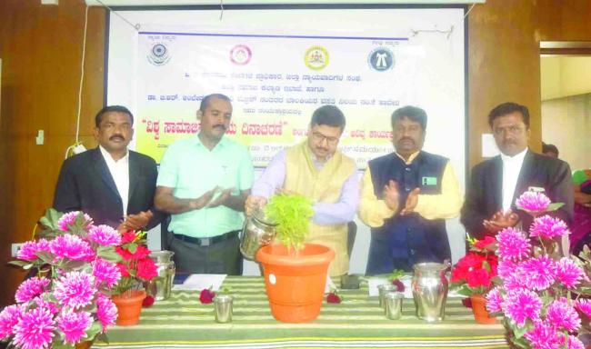 ಶಾಂತಿಯುತ, ಸಮೃದ್ಧ ಹಾಗೂ ಸಹಬಾಳ್ವೆಗೆ ಸಾಮಾಜಿಕ ನಾಯಯ ಅತ್ಯಗತ್ಯ -- ಮುತಾಲಿಕದೇಸಾಯಿ 