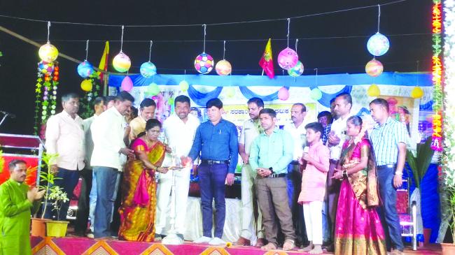  ಆಟ ಪಾಠದೊಂದಿಗೆ ಮಕ್ಕಳಗೆ ಪುಸ್ತಕ ಓದುವ ಹವ್ಯಾಸ ರೂಢಿಸಬೇಕು  