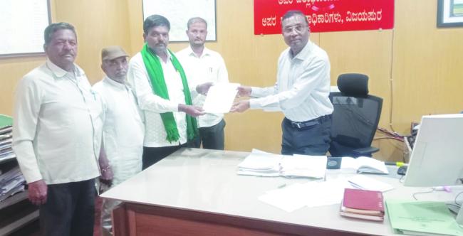  ಅಖಂಡ ವಿಜಯಪುರ ಜಿಲ್ಲೆಯನ್ನು ಕಲ್ಯಾಣ  ಕರ್ನಾಟಕ ಮೀಸಲಾತಿಗೆ ಸೇರಿಸಲು ಆಗ್ರಹ 