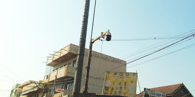  ಮಹಾಲಿಂಗಪುರ ನಗರದ ಬಳಕೆಗೆ ಬಾರದಂತಾದ ಸಿ.ಸಿ ಟಿವಿ ಕ್ಯಾಮರಾಗಳು   ಹನಮಂತ ನಾವಿ  