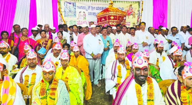 ಸಾಮೂಹಿಕ ವಿವಾಹಗಳಿಗೆ ಪ್ರೋತ್ಸಾಹಿಸಿ ದುಂದುವೆಚ್ಚಕ್ಕೆ ಕಡಿವಾಣ ಹಾಕಿ: ತಹಶೀಲ್ದಾರ ಹೆಗನ್ನವರ 