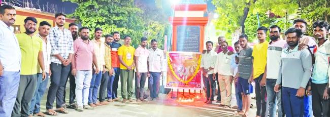 ಹಿಂದ್ ಕೇಸರಿ ರಾಜನಿಗೆ ಅಭಿಮಾನಿಗಳ ಶ್ರದ್ಧಾಂಜಲಿ  