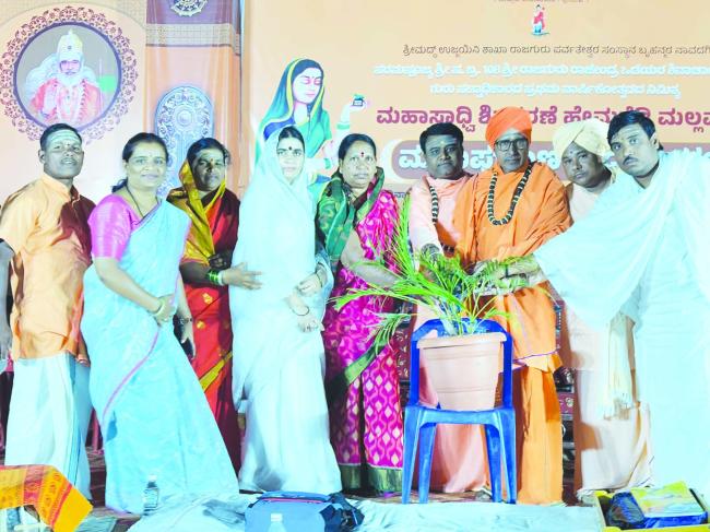 ಮಹಿಳೆ ಕುಟುಂಬದ ಆಧಾರ ಸ್ತಂಭ: ಡಾ.ಅಮೃತಾ  