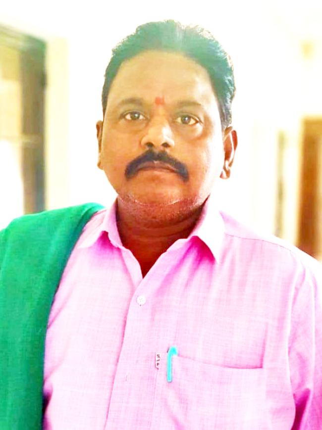 3ತಿಂಗಳು ಕಳೆದರು ಬಿಲ್ ಸಂದಾಯ ಮಾಡದೇ ರೈತರಿಗೆ ಅನ್ಯಾಯ ಮಾಡುತ್ತಿದ್ದಾರೆಂದು ಕಿಸಾನ್ ಸಂಘದ ಜಿಲ್ಲಾಧ್ಯಕ್ಷ ವಿರುಪಾಕ್ಷ ಹಿರೇಮಠ ಆಗ್ರಹ 