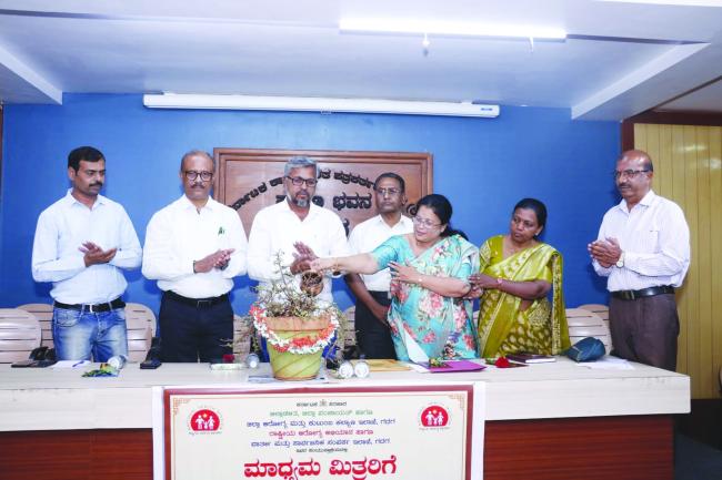  ಒಂದು ದಿನದ ಕಾರ್ಯಾಗಾರ ಬೇಸಿಗೆಯ ಹೀಟ್ ವೇವ್, ಹೀಟ್ ಸ್ಟ್ರೋಕ್ ಬಗ್ಗೆ ಇರಲಿ ಮುಂಜಾಗೃತಿ : ಡಾ. ಎಸ್‌. ಎಸ್‌.ನೀಲಗುಂದ