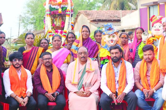 ಮಠ ಮಾನ್ಯಗಳು ಸರ್ವರನ್ನು ಒಗ್ಗೂಡಿಸುವ ಕೆಲಸ ಮಾಡಬೇಕಿದೆ : ವರುಣಗೌಡ್ರ ಪಾಟೀಲ