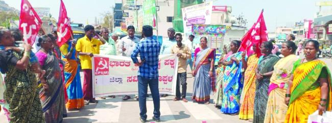 ವಿಶ್ವವಿದ್ಯಾಲಯ ಮುಚ್ಚುವ ತೀರ್ಮಾನ ಕೈ ಬಿಡಿ: ಗದಗ್‌