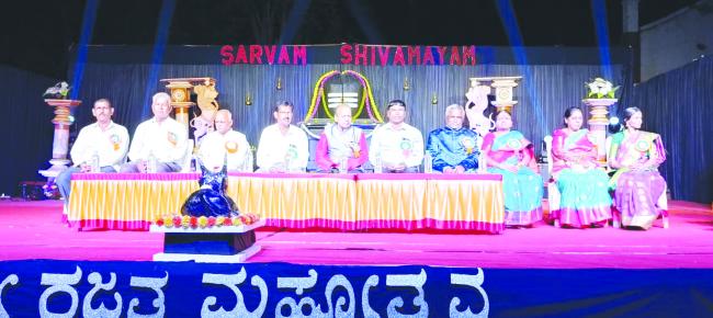 ರಾಣೆಬೆನ್ನೂರು ಶಾರದಾ ನೃತ್ಯಾಲಯಕ್ಕೆ ಬೆಳ್ಳಿ ಹಬ್ಬದ ಸಂಭ್ರಮ ಶಿಕ್ಷಣ ಮತ್ತು ಸಂಸ್ಕೃತಿ ಕಲೆಗಳಿಂದ ಮಕ್ಕಳ ವಿಕಾಸತೆ ಸಾಧ್ಯ - ಕೆ.ಜಿ. ಕುಲಕರ್ಣಿ