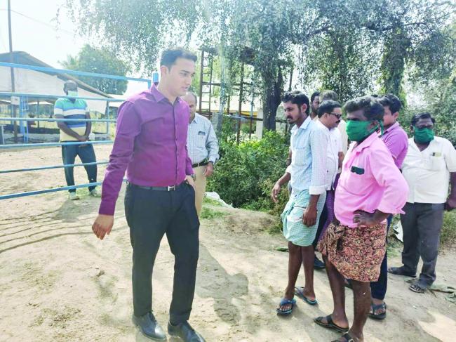 ಬಳ್ಳಾರಿ: ಕಪ್ಪಗಲ್ಲು ಗ್ರಾಮಕ್ಕೆ ಜಿಪಂ ಸಿಇಓ ಭೇಟಿ