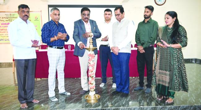 ವಿಜಯನಗರ ಶ್ರೀ ಕೃಷ್ಣದೇವರಾಯ ವಿವಿಯಲ್ಲಿ ಒಂದು ದಿನದ ಕಾರ್ಯಾಗಾರ ಕೌಶಲ್ಯ ಆಧಾರಿತ ಶಿಕ್ಷಣಕ್ಕೆ ಪ್ರಾಶಸ್ತ್ಯ: ಡಾ.ಗೊಳ್ಳೆ ಶಿವಶರಣ.ಬಿ