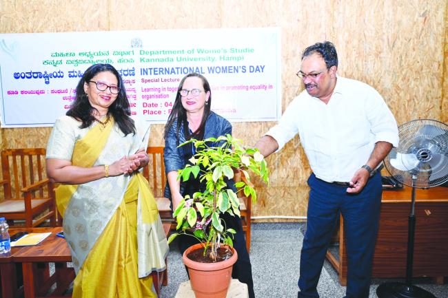 ಲಿಂಗ ಸಮಾನತೆ ನಮ್ಮ ಹೊಣೆ : ಪ್ರೊ. ರೋನಿತ್ ಕಾರ್ಕ 