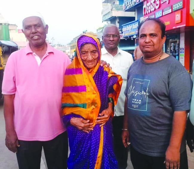 ಇಳಿ ವಯಸ್ಸಿನ ಅಜ್ಜಿಯಿಂದ ಆಶಿರ್ವಾದ ಪಡೆದ ನೂರ ಭಾಷಾ