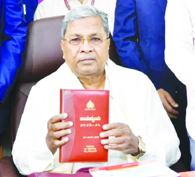 ಕರ್ನಾಟಕ ಬಜೆಟ್: 4 ಲಕ್ಷ ಕೋಟಿ ರೂ. ಬಜೆಟ್ ಮಂಡಿಸಿದ ಸಿಎಂ: ಹೆಚ್ಚುವರಿ ಸಾಲದ ಮೊರೆ