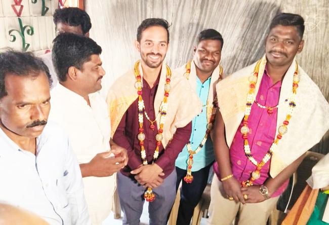 ಮಣಗುತ್ತಿ ಗ್ರಾಮಸ್ಥರಿಂದ ದಾನಿಗಳಿಗೆ ಸನ್ಮಾನ