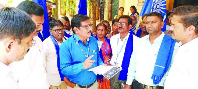 ಅನಧಿಕೃತ ಲೇಓಟಗಳನ್ನು ನಿರ್ಮಿಸಿದ ಪಿಡಿಓಗಳ ಮೇಲೆ ಕ್ರಮಕ್ಕೆ ಆಗ್ರಹ  