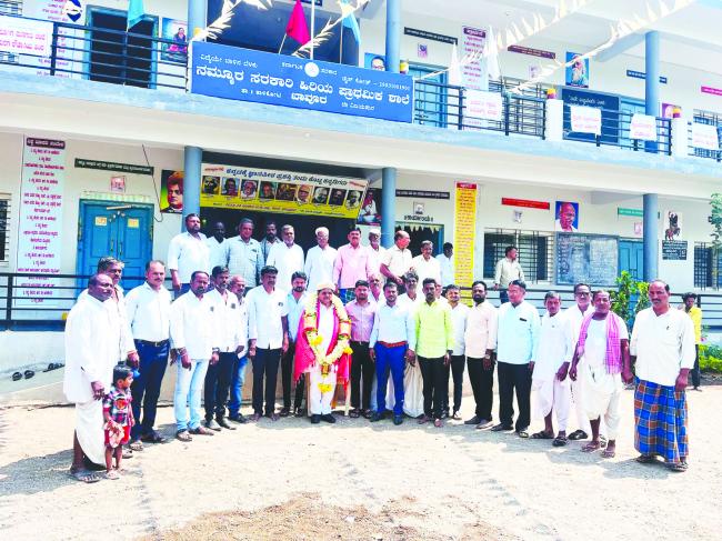 ಎಚ್ ಎಸ್ ಪಾಟೀಲರಿಗೆ ಬಾವೂರ ಗ್ರಾಮಸ್ಥರಿಂದ ಸನ್ಮಾನ