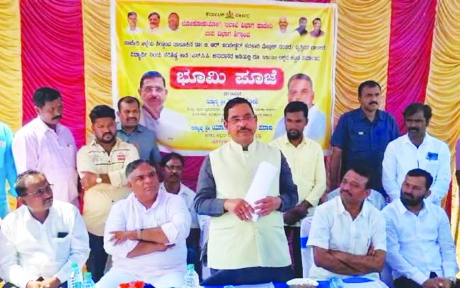 ರಾಜಕಾರಣಿಗಳು ಬದಲಾದರೂ ಅಭಿವೃದ್ಧಿ ಕಾರ್ಯಗಳು ಬದಲಾಗಬಾರದು: ಜೋಶಿ 