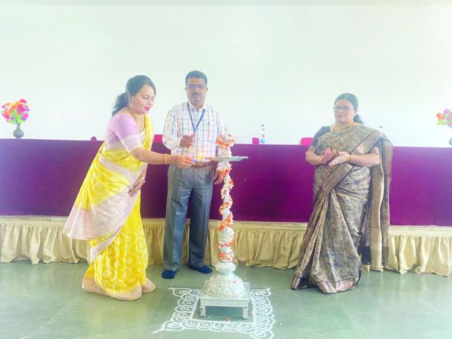 ಮಹಿಳೆ ನಾಲ್ಕು ಗೋಡೆಗೆ ಮಾತ್ರ ಸೀಮಿತವಲ್ಲ: ಸವಿತಾ ತಿಮ್ಮಣ್ಣವರ್  