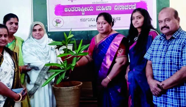 ಸಮಾಜದ ಬಹುದೊಡ್ಡ ಶಕ್ತಿಯೇ ಮಹಿಳೆ