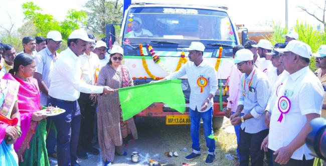 ಜಲಾನಯನ ಯಾತ್ರೆಗೆ ಶಶಿಕಲಾ ಜೊಲ್ಲೆ ಚಾಲನೆ
