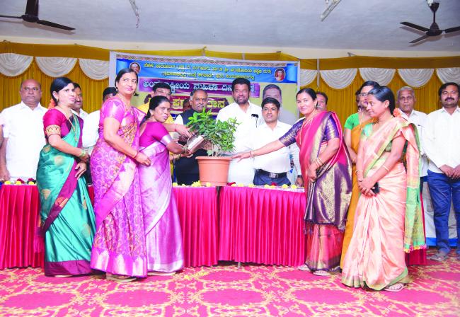 ಸಾಹಿತ್ಯ ಕ್ಷೇತ್ರಕ್ಕೆ ಹನುಮಂತಪ್ಪ ಅಂಡಗಿ ಕೊಡುಗೆ ಅಪಾರ:ಡಾ.ಬಿ.ಕೆ.ರವಿ