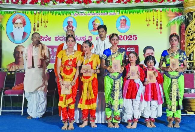 ಸಂಸ್ಕಾರ, ಸಂಸ್ಕೃತಿ ನೀಡುವಕೇಂದ್ರಗಳೇ ಮಠಮಂದಿರಗಳು: ಬಸವ ದೇವರು