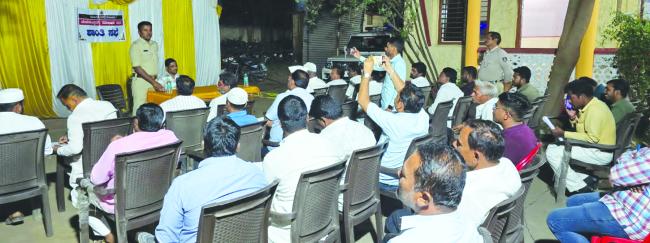 ಹಬ್ಬಗಳನ್ನು ಸೌಹಾರ್ದದಿಂದ ಆಚರಿಸಿ: ತಹಸೀಲ್ದಾರ್ ಸಿಂದಗಿ