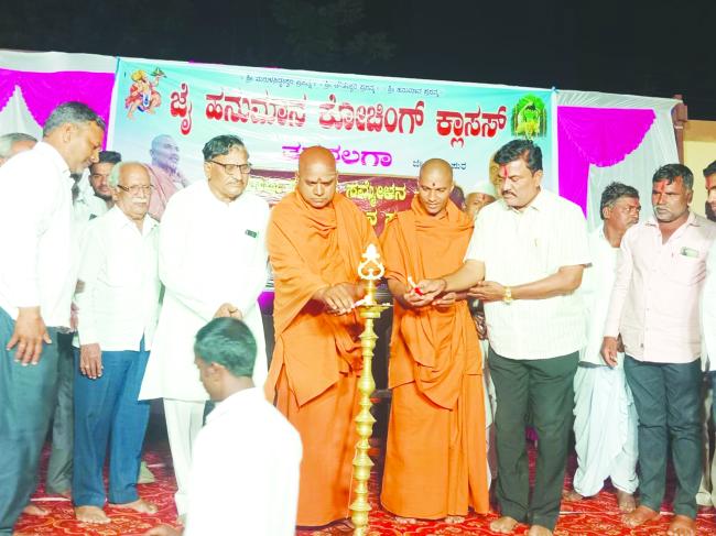 ಶ್ರದ್ಧೆಯಿಂದ ಶಿಕ್ಷಣ ಪಡೆದು ತಂದ ತಾಯಿ ರುಣ ಮುಟ್ಟಿಸಿ: ಶಿವಶರಣಾನಂದ ಶ್ರೀಗಳು 