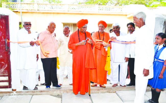 ಶಿಕ್ಷಣ ಕ್ಷೇತ್ರಕ್ಕೆ ಮಠ ಮಾನ್ಯಗಳ ಕೊಡುಗೆ ಅಪಾರ: ಶ್ರೀಗಳು 