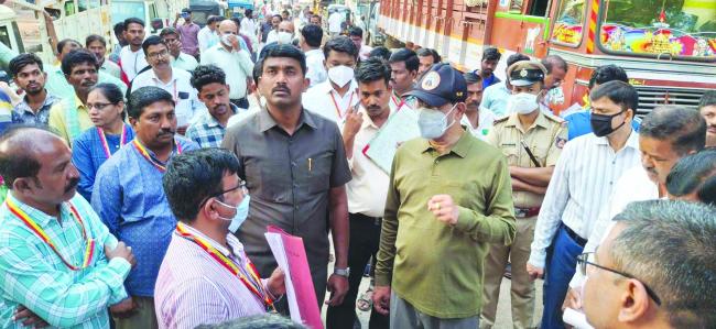 ಹೊಸಪೇಟೆ ಕೃಷಿ ಉತ್ಪನ್ನ ಮಾರುಕಟ್ಟೆ ಅವ್ಯವಸ್ಥೆಯ ಅನಾವರಣ 