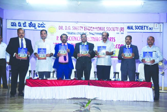 ಪ್ರತಿ ವ್ಯಕ್ತಿ ಬ್ಯಾಂಕಿನಲ್ಲಿ ಖಾತೆ ಹೊಂದುವುದು ಅನಿವಾರ್ಯವಾಗಿದೆ: ವಿಜಯಕುಮಾರ 