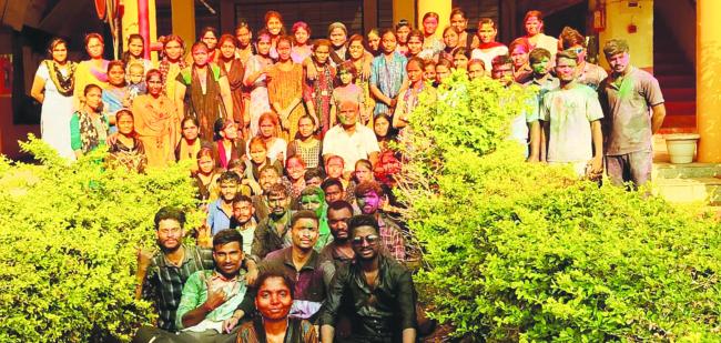 ಬಣ್ಣದ ಬದುಕಾಗದೇ ಬದುಕೇ ಬಣ್ಣವಾಗಲಿ  