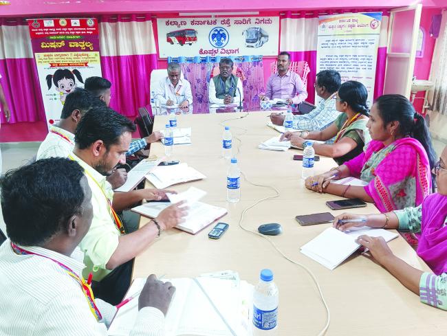 ಬಸ್ ನಿಲ್ದಾಣಗಳಲ್ಲಿ ಮಕ್ಕಳ ಸ್ನೇಹಿ ವಾತಾವರಣ ನಿರ್ಮಿಸಿ: ಶೇಖರಗೌಡ ಜಿ ರಾಮತ್ನಾಳ