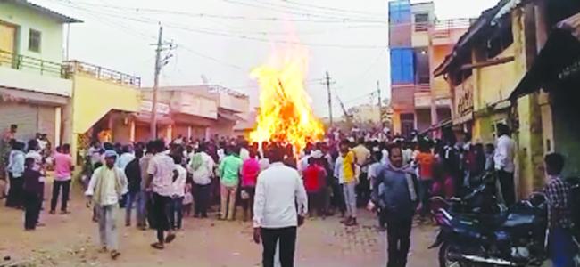 ಬೆಟಗೇರಿಯಲ್ಲಿ ಸಂಭ್ರಮದಿಂದ ನಡೆದ ಬಣ್ಣದಾಟ 