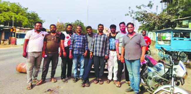 ಪಟ್ಟಣದಲ್ಲಿ ಸಂಭ್ರಮದ ಹೋಳಿ ಬಣ್ಣದಾಟ  