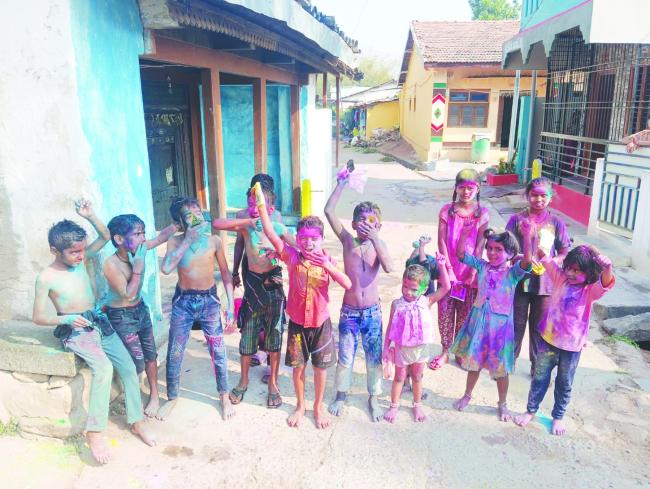 ನೇಸರಗಿಯಲ್ಲಿ ಸಂಭ್ರಮದ ಹೊಳಿ ಹುಣ್ಣಿಮೆ ಆಚರಣೆ 