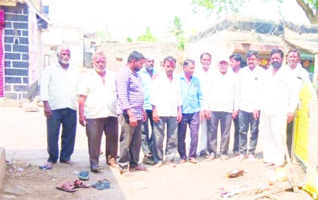 ಸಿಸಿ ರಸ್ತೆ ಕಾಮಗಾರಿಯನ್ನು ಗ್ರಾ. ಪಂ ಅಧ್ಯಕ್ಷ ಮಹಾದೇವ ಕೋರೆ ಶನಿವಾರ ಚಾಲನೆ 