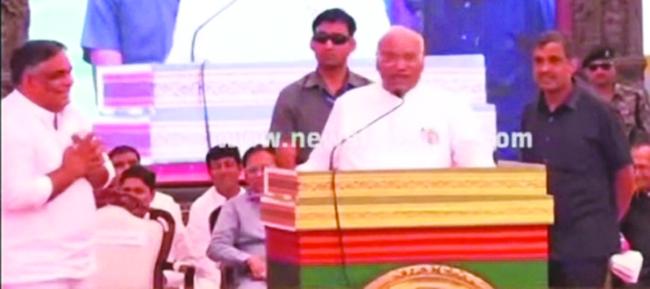 ಪಠಾಣಗೆ ಖರ್ಗೆಯಿಂದ ಅಭಿನಂದನೆ  