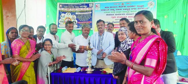 ಶಿಕ್ಷಣದಿಂದ ಮಾತ್ರ ದೇವದಾಸಿ ಪದ್ಧತಿ ನಿರ್ಮೂಲನೆ ಸಾಧ್ಯ - ನ್ಯಾ.ಮಹಾಂತೇಶ ದರಗದ್ 