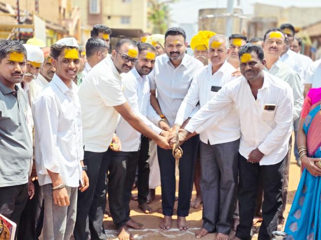 ಜಾತ್ರೆ ಹಿನ್ನೆಲೆ: ಅಭಿವೃದ್ಧಿ ಕಾಮಗಾರಿಗೆ ಚನ್ನರಾಜ ಹಟ್ಟಿಹೊಳಿ ಚಾಲನೆ 